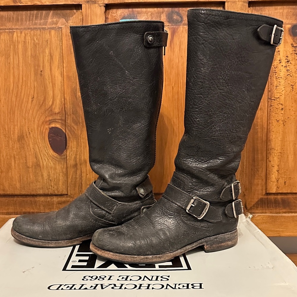 Frye Veronica Back Zip